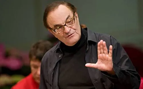 Director artístico de la Orquesta Filarmónica de Londres, acusado de abuso sexual