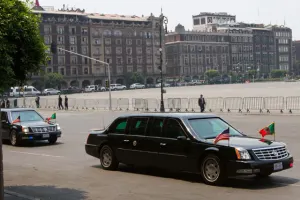 Bajo extenso operativo de seguridad, Obama llegó a Palacio Nacional