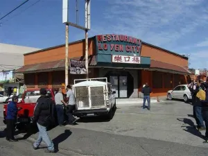 Cónsul chino en Tijuana acepta consumo de carne de perro