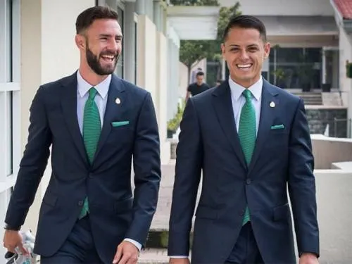 “Nadie nos va a frenar”, mensaje de “Chicharito” a detractores