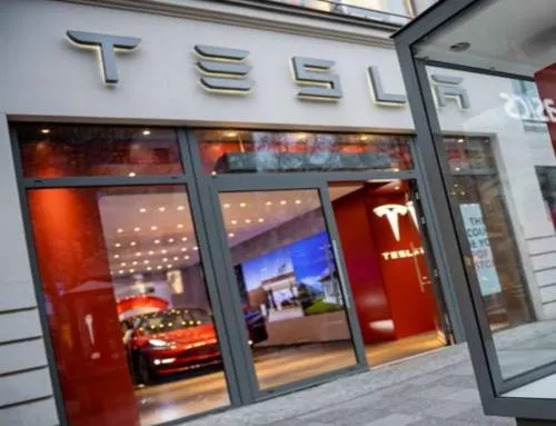 Tesla deja atrás las tiendas físicas y venderá sus vehículos solo de manera online