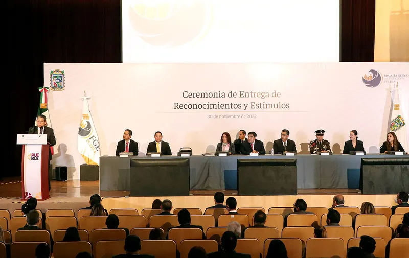 fge-puebla-entrega-reconocimientos