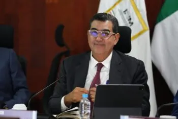 Sergio Salomón Céspedes recibe mando del INM; el 1 de mayo asumirá sus funciones