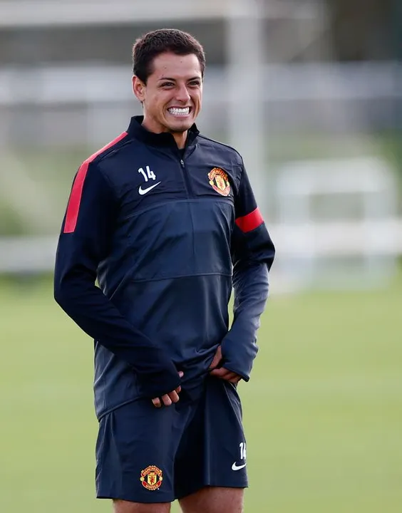 Chicharito iría al Porto para que James Rodríguez llegue al ManU