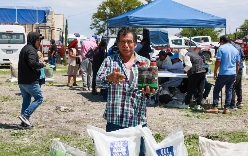 gob-pue-entrega-apoyos-campo-huatlatlauca