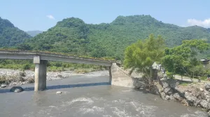 Puentes dañados por Earl se arreglarán con recursos Fonden: RMV