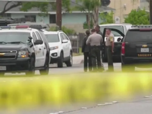 Arrestan a 150 inmigrantes tras redada del ICE en California