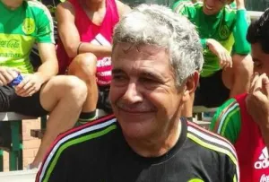 Cumple el Tuca y se quita el bigote por triunfo ante EEUU