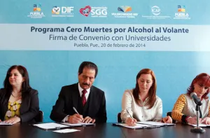 Firman convenio gobierno y universidades para difundir Programa Cero Muertes por Alcohol al Volante