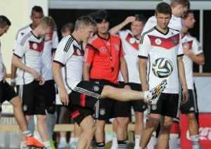 Gripe ataca a jugadores de Alemania a horas de jugar contra los galos