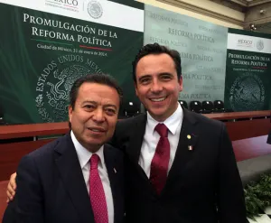 Acude PFC a promulgación de reforma política