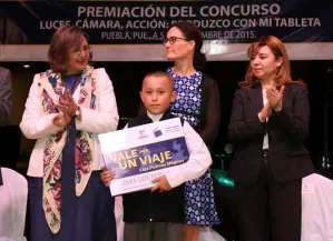 SEP premia a ganadores de concurso Luces, Cámara, Acción: Produzco con mi Tableta