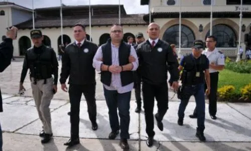 Javier Duarte en buen estado de salud tras quinto día de huelga de hambre