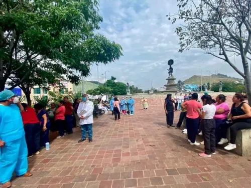Con daños, dos hospitales Covid en Oaxaca tras sismo