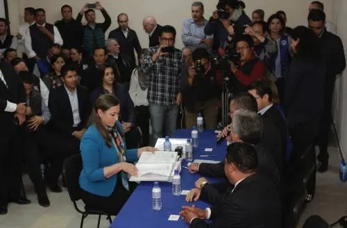 Validan registro de precandidatura de Martha Erika