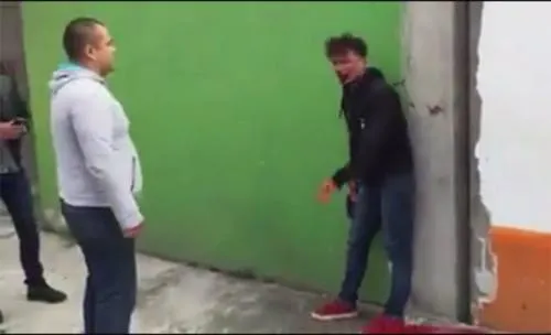 VIDEO: Vecinos  de la colonia Loma Encantada golpean a presunto delincuente