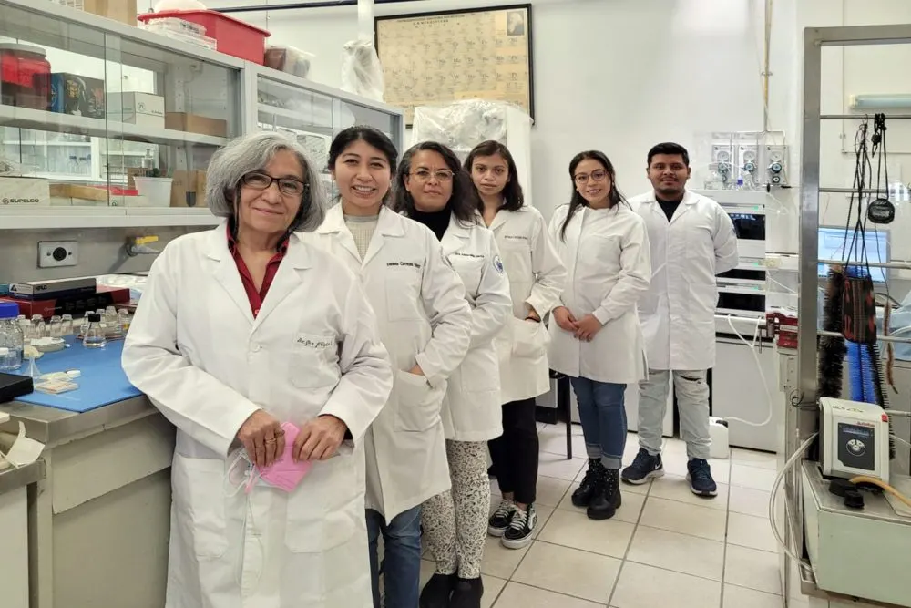 Desarrollan en la BUAP materiales para eliminar contaminantes en agua