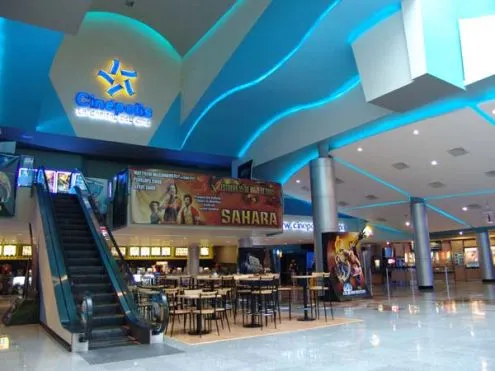 Aseguran la sala de cine del DF en la que mataron a un menor
