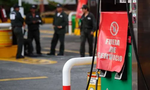 Profeco y Pemex verifican desabasto de gasolinas