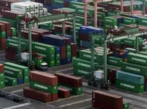 Las exportaciones caen al cierre de 2015: Inegi