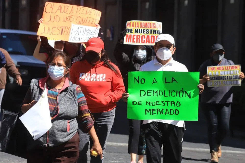 Locatarios del Mercado Amalucan piden que no derrumben su patrimonio