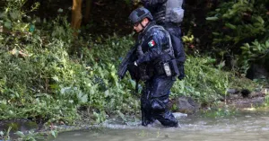 Muere buzo en búsqueda de normalistas en Cocula