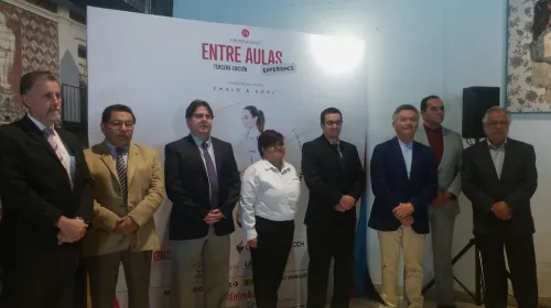 Ayudan a jóvenes a elegir una carrera