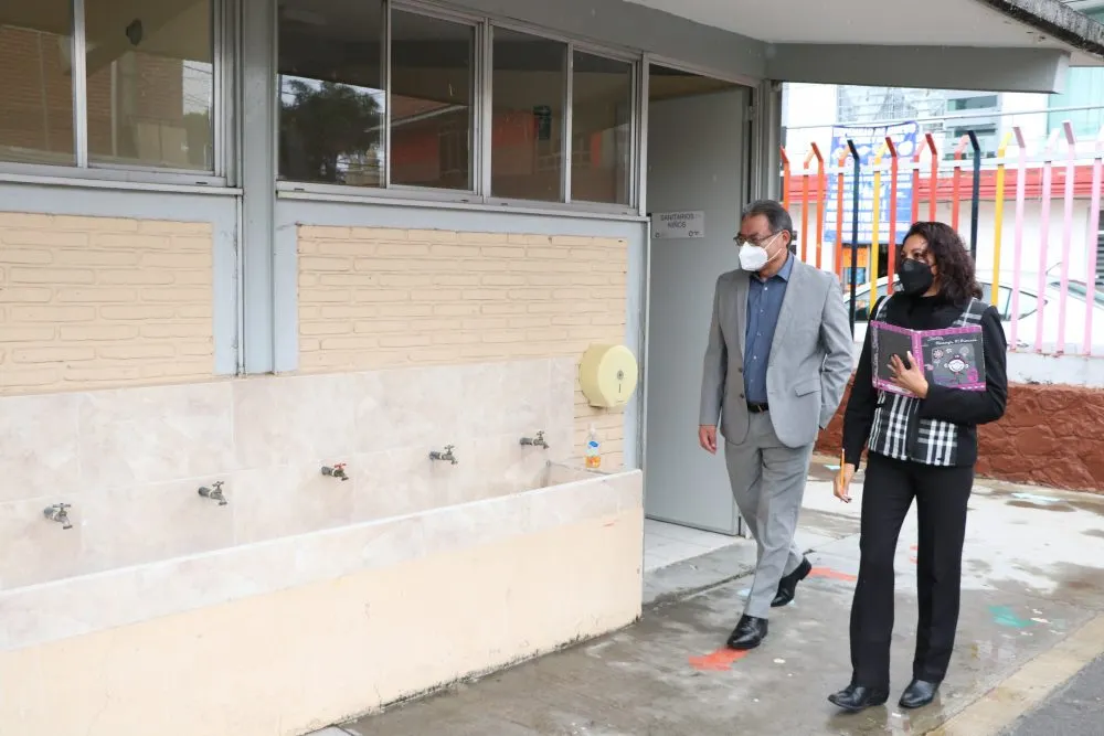 Recorre Melitón Lozano planteles educativos para verificar aplicación de protocolos sanitarios