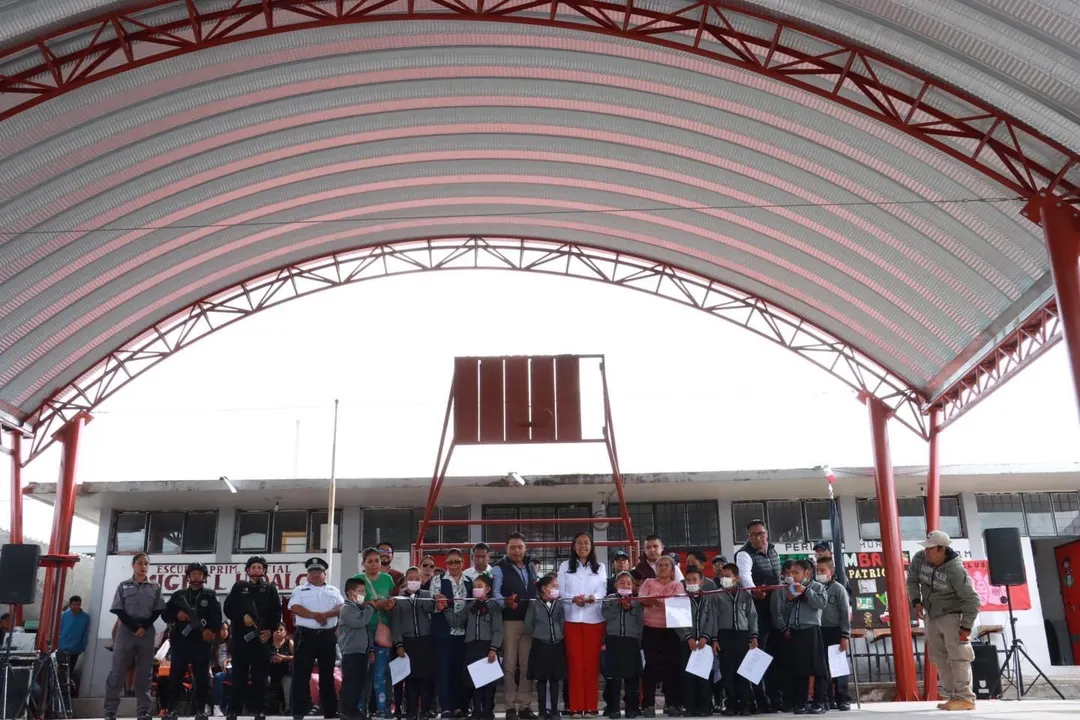 Techado en primaria Miguel Hidalgo