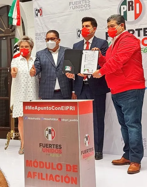 Collantes Cabañas cambia camiseta de diputado sin partido a las filas del PRI