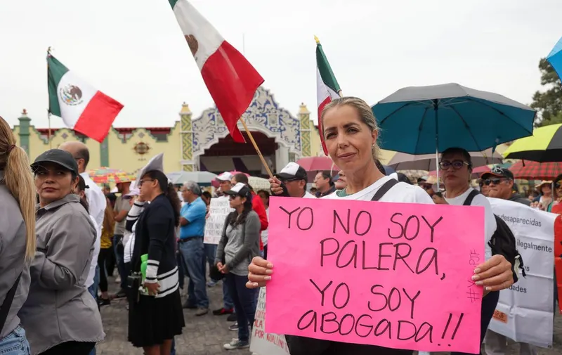 manif-trabajadores-poder-judicial-casa-aguayo