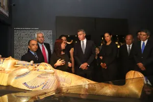 Inaugura Tony Gali exposición Tutankamón la Tumba, el Oro y la Maldición