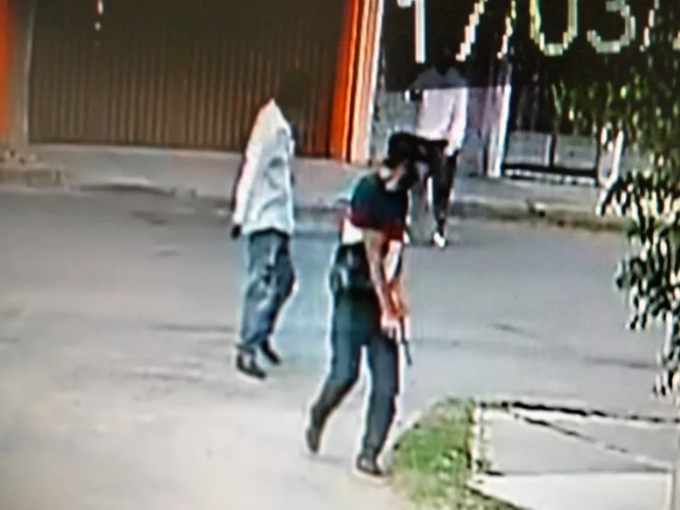 Así asalta banda de maleantes en Loma Linda