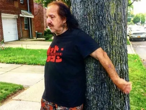 Fiscalía de LA acusa al actor Ron Jeremy de violar a tres mujeres