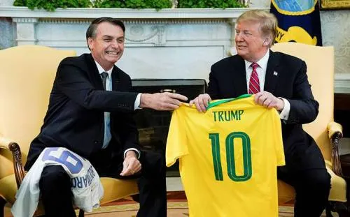 Tras criticar al socialismo, Bolsonaro afirma que Trump será reelegido