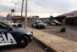 Riña en Mercado Unión deja lesionado por arma de fuego