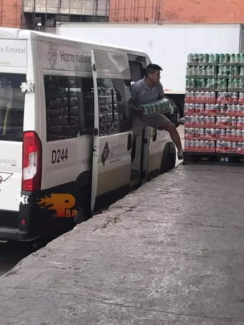 Gobierno del Estado le retira camioneta al DIF de Zacatlán utilizada para descargar cerveza