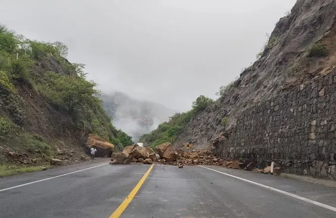 Derrumbe en Cuacnopalan-Oaxaca