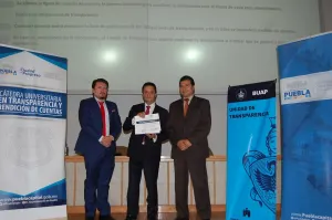 Comisionado de ITAIPUE imparte cátedra de transparencia en la BUAP