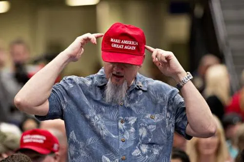 Restaurante de California prohíbe usar gorra pro-Trump ‘Make America Great Again’