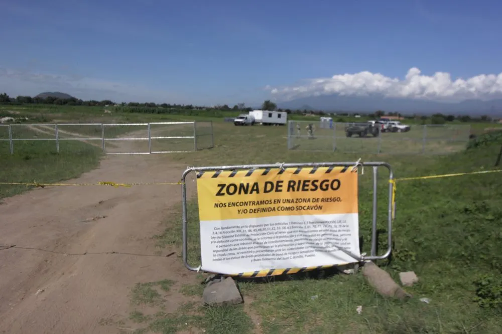 Expertos del Cenapred realizaron pruebas a profundidad en el socavón de Zacatepec