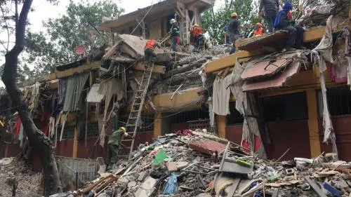 Sube a 230, número de muertos por sismo de 7.1 grados: Segob