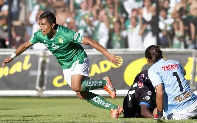 León sigue imparable, vence 2-0 a Querétaro
