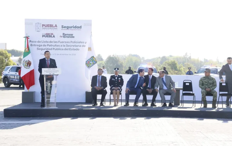 alejandro-armenta-entrega-de-patrullas