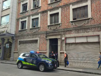 Encuentran cuerpo de mujer en estado de descomposición en inmueble del CH de Puebla