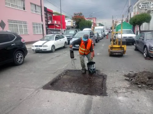 Ayuntamiento continúa con labores de bacheo en diversos puntos de la Ciudad