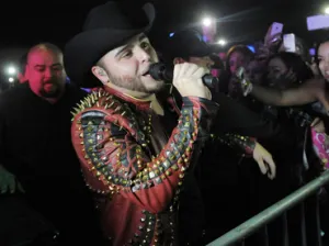 Amenazan a quien denunció video de Gerardo Ortiz