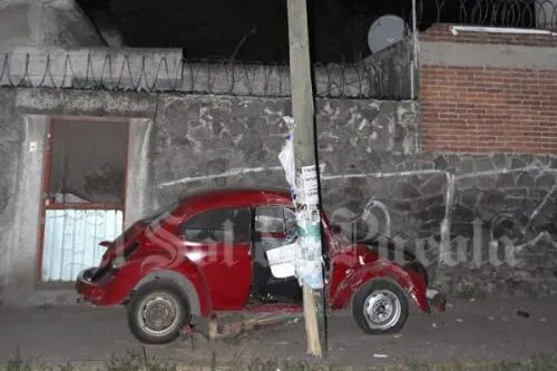 Hombre estrella su auto y se mata en la Libertad