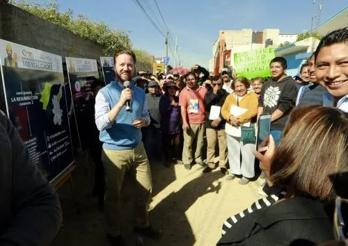 Luis Banck y vecinos arrancan la pavimentación de cinco vialidades en La Resurrección