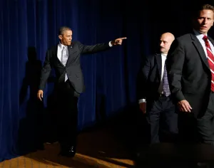 Por fiesteros regresan de Europa a guardaespaldas de Obama